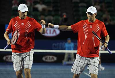 Bryan Brothers win 2010 Australian Open